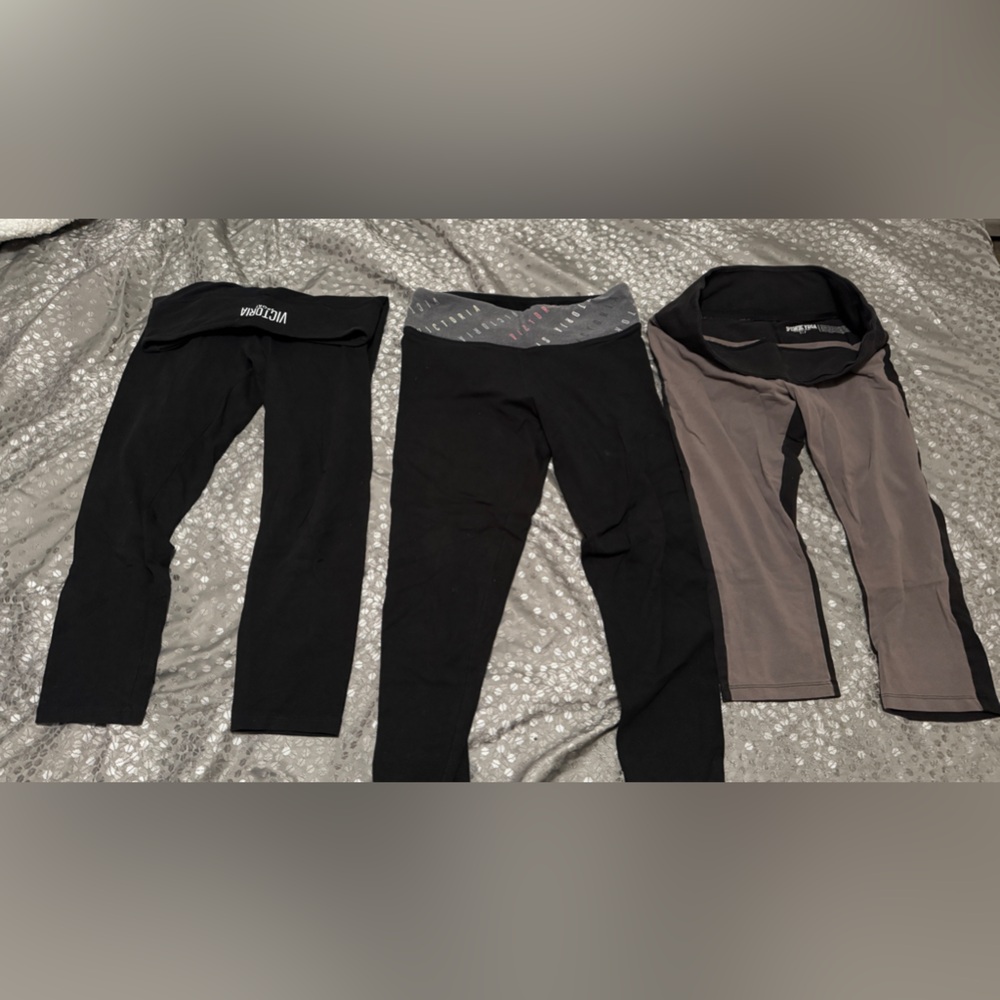 • Victoria's Secret • Sport Crop and yoga pants, crop, gently used
